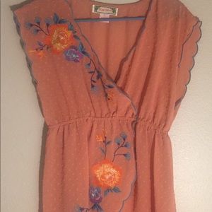 Beautiful embroidered top.